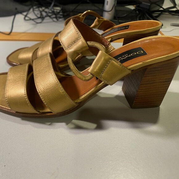 Donna Karan - Size 8.5M -  Women's leather band sandal block heel in gold, Italy - Picture 4 of 11